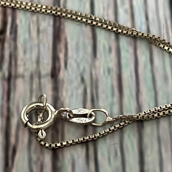 Vtg Oval Turquoise Pendant w/Red Coral Accents on Sterling Silver Chain - Picture 4 of 4